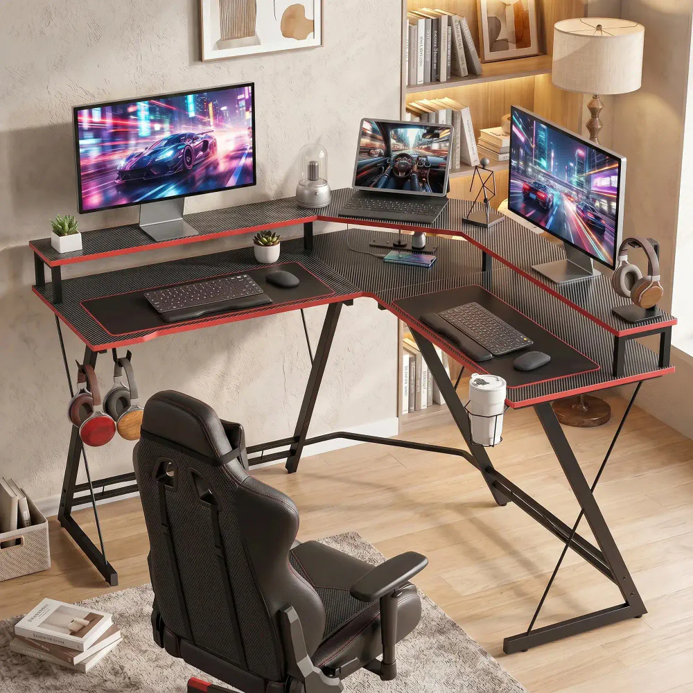 L-formet gamingbord med monitorhylle, strømuttak og USB – svart